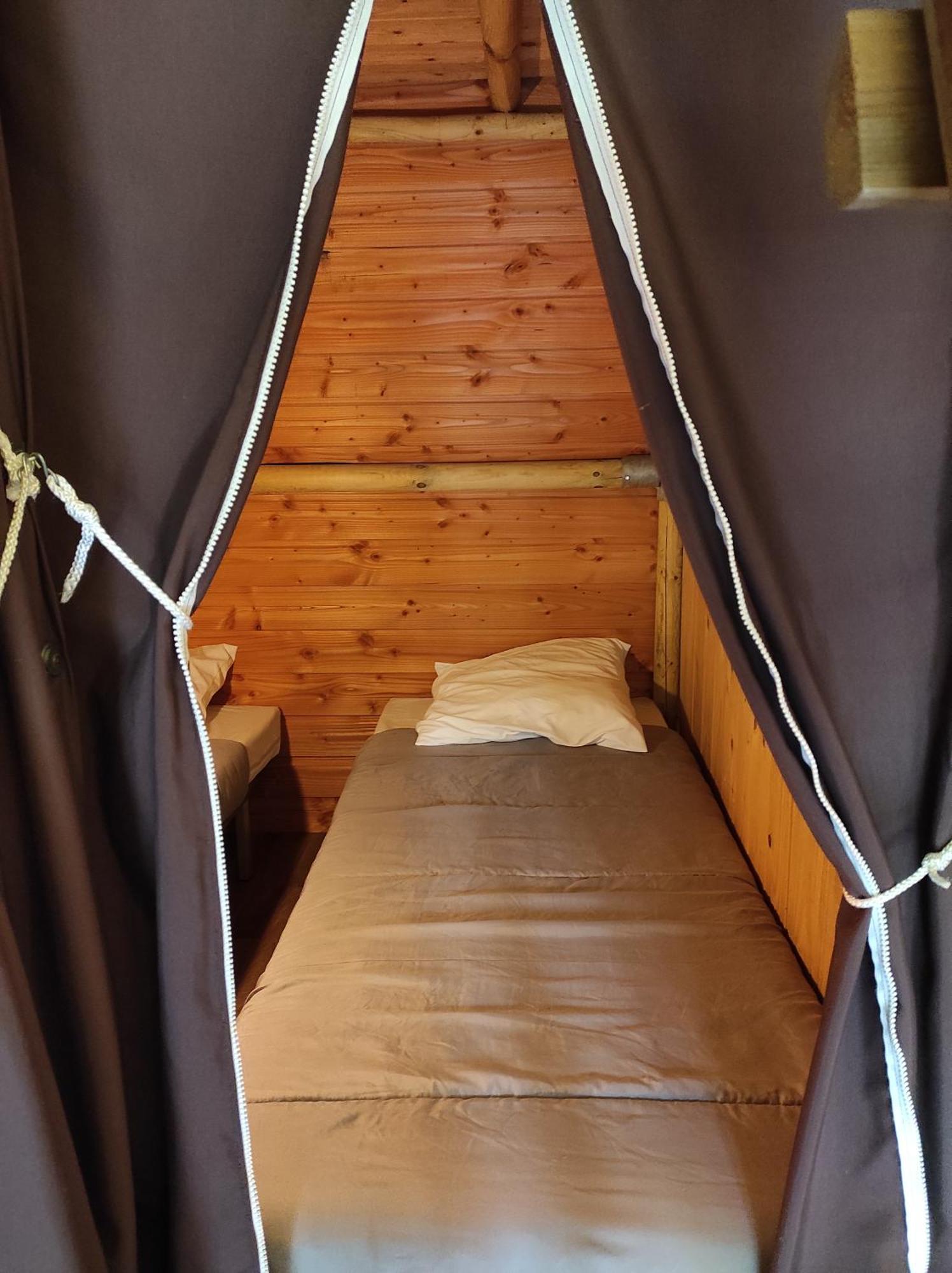 Camping Le Rouge Gorge **** 10' Puy Du Fou Saint-Laurent-sur-Sèvre Exterior foto