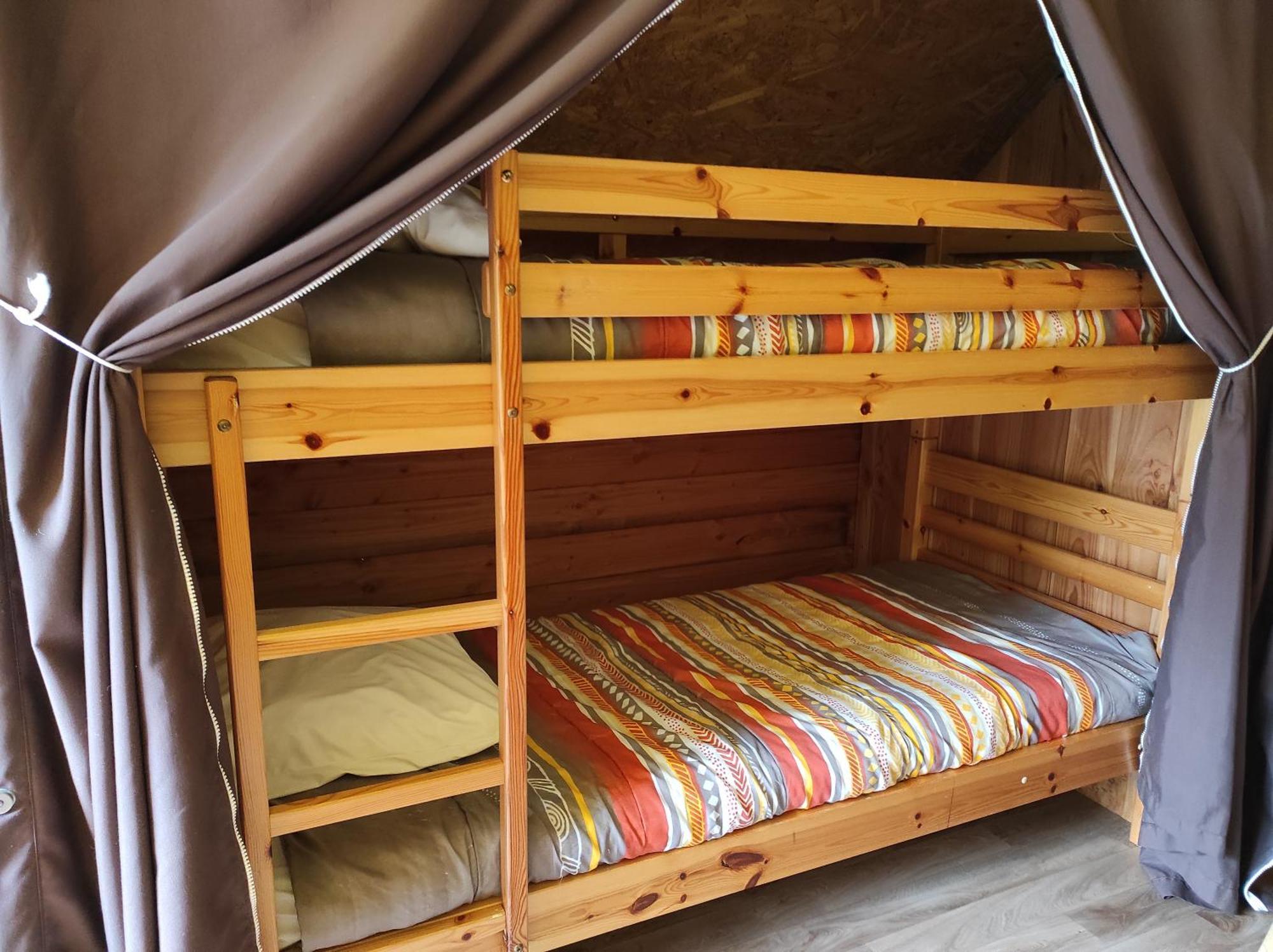 Camping Le Rouge Gorge **** 10' Puy Du Fou Saint-Laurent-sur-Sèvre Exterior foto