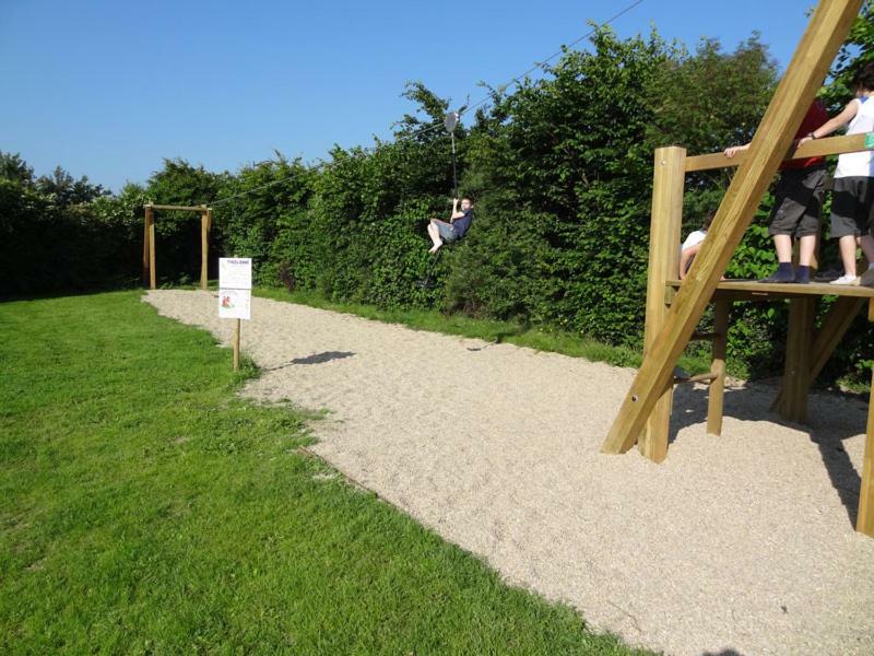 Camping Le Rouge Gorge **** 10' Puy Du Fou Saint-Laurent-sur-Sèvre Exterior foto