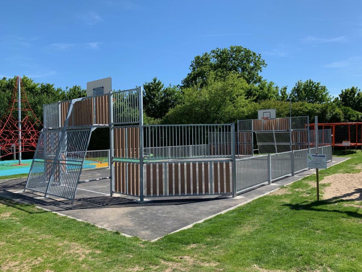 Camping Le Rouge Gorge **** 10' Puy Du Fou Saint-Laurent-sur-Sèvre Exterior foto